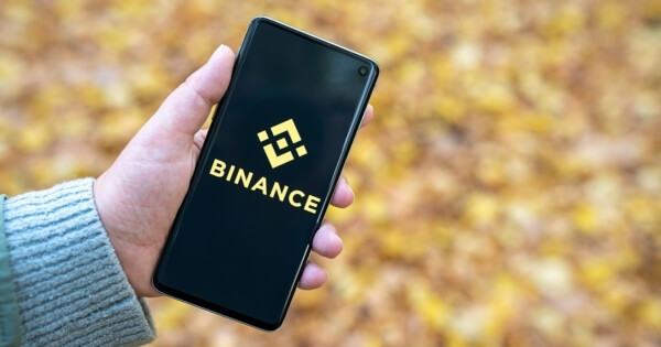 Binance Supports Starknet (STRK) Distribution for ETH Staking Users